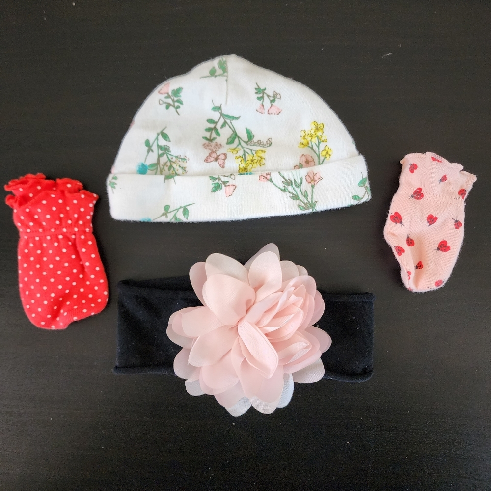 3/$12 ● Set of 4: Newborn Beanie, mittens and headband